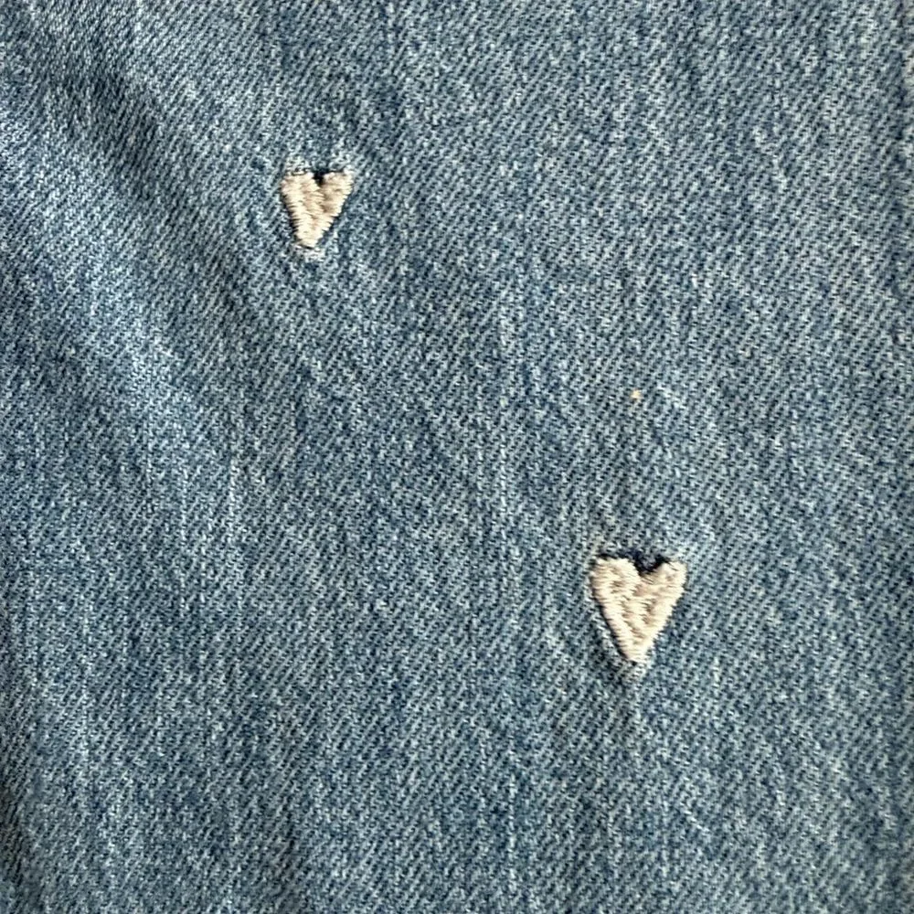 NWT Abercrombie Kids Low Rise Baggy jeans. Medium Wash with Hearts. Size 9/10 - Picture 5 of 10